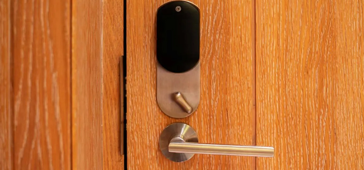 Automatic Locking Door Knob Gonzales
